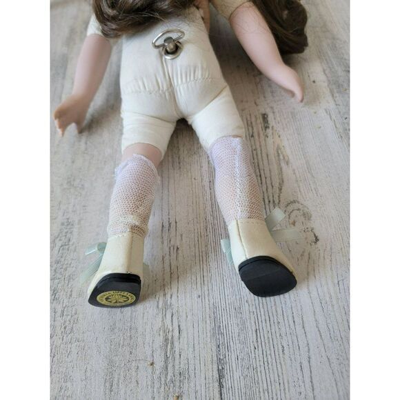 Victoria Impex Corp porcelain doll wind up girl music collectible - Picture 9 of 10